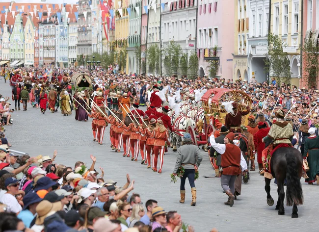 Foto des Hochzeitszugs der Landshuter Hochzeit