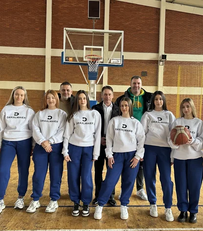 Gruppenbild des Frauenbasketballteams