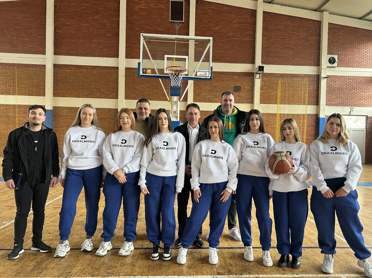 Gruppenbild des Frauenbasketballteams