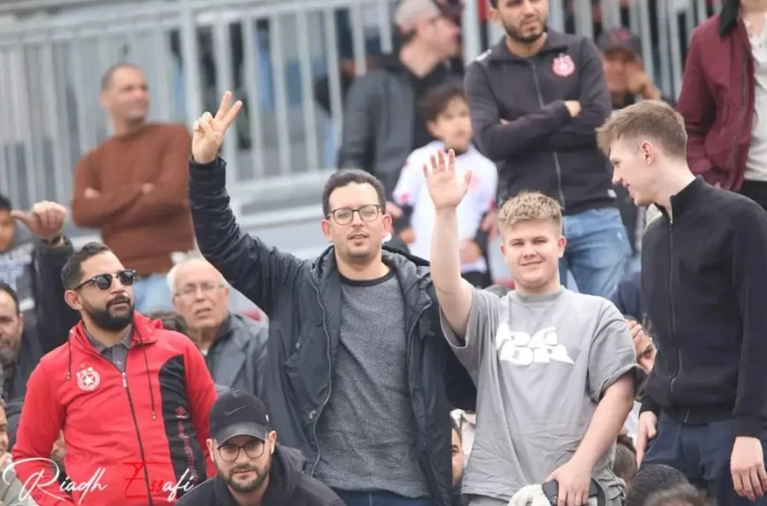 Azubis im Fußballstadion mit tunesischen Ausbildern