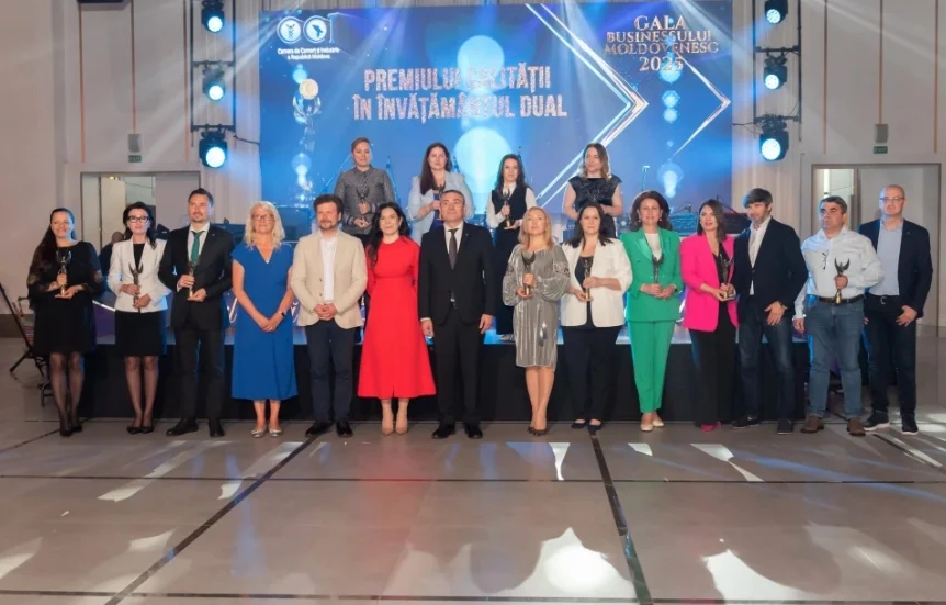 Teilnehmer der Moldovan Business Gala mit ihren Awards