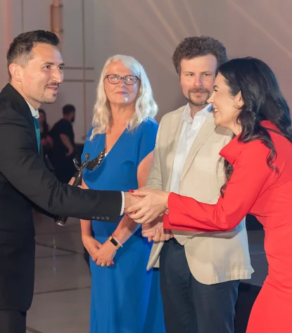 Vadim Bubulici, Head of Professional Education Moldova beim Entgegennehmen der Auszeichnung