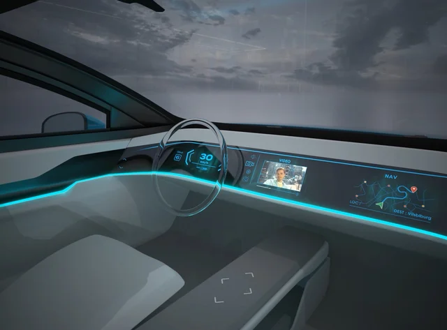 Futuristisches Auto mit digitalem Display und modernem Design.