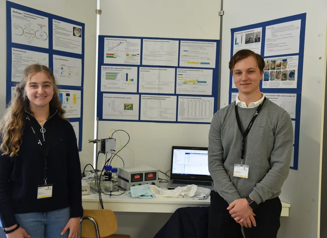 Julia und Alexander Christian Trapp aus Grafrath: Bio-Power: Entwicklung einer biochemischen Redox-Flow-Batterie