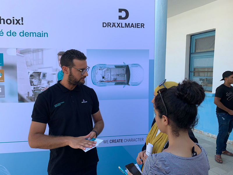 „Jungen Menschen zu helfen, ihren eigenen Weg zu finden, ist das Schönste an meinem Job.", so Wael.