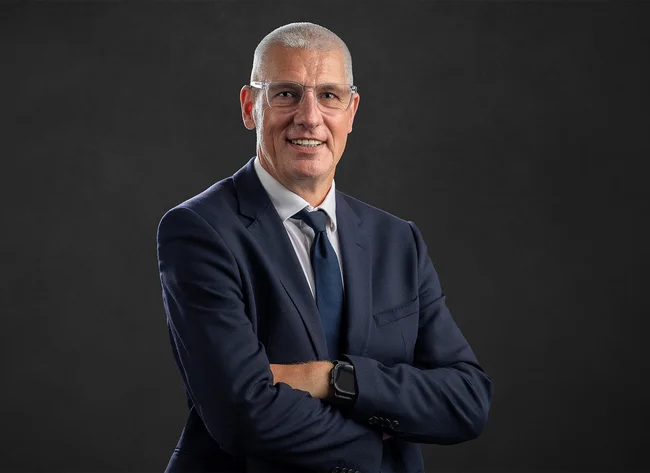 Arno Güllering takes over as COO of the DRÄXLMAIER Group. 